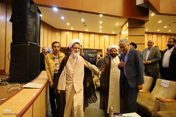 گزارش تصویری آیین تکریم و معارفه نماینده ولی فقیه در چهارمحال و بختیاری‎