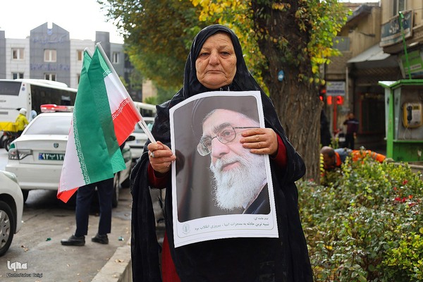 راهپیمایی 13 آبان در شهرکرد