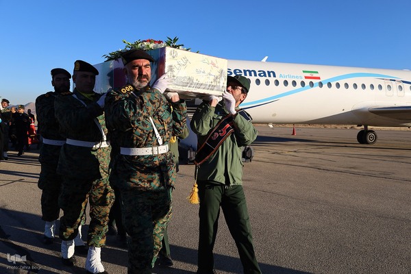 استقبال از پیکر شهدای گمنام در شهرکرد‎