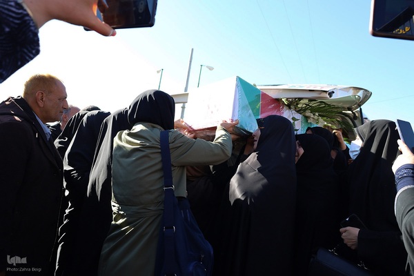 استقبال از پیکر شهدای گمنام در شهرکرد‎