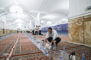 Mese Ramadan: iftar al mausoleo dell'Imam Reza (AS)
