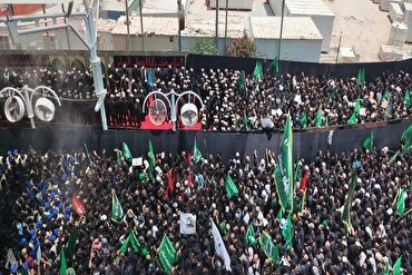 Ribuan Peserta Perarakan 'Tuwairij' Masuki Haram Imam Husain (a.s) dengan Laungan 