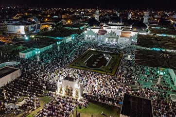 Oração coletiva das nações muçulmanas no mês do Ramadã