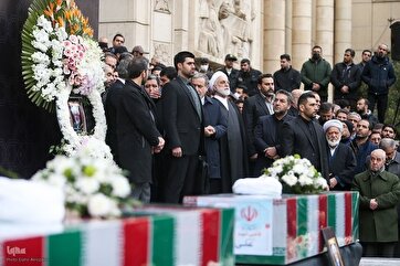 Cortejo Fúnebre Realizado em Teerã para Dois Juízes Martirizados