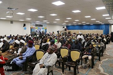 Seminaristas Africanos se Reúnem na Mesquita de Jamkaran