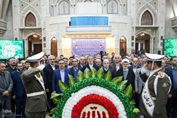 Acadêmicos renovam fidelidade aos ideais do Imam Khomeini