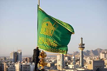 Флаг храма Имама Резы изменился после окончания траурных шествий