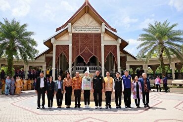 Tayland Kültür Bakanı yeni İslam Müzesi ve Kur’an Merkezi’ni ziyaret etti